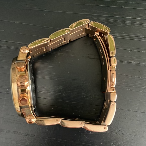 Michael Kors Watch - Picture 2 of 4